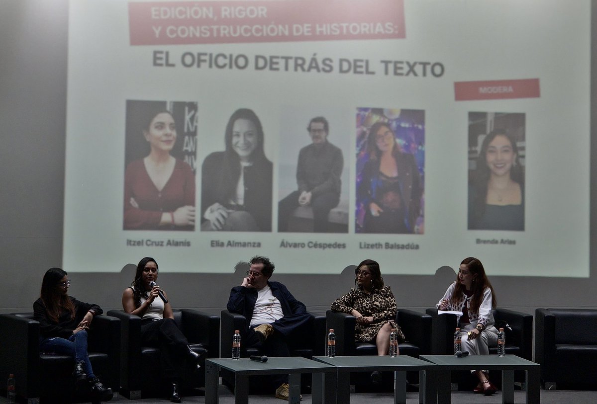 BondHolmes007's tweet photo. Excelente evento: Primer Encuentro de #PeriodismoNarrativo @FCEMexico
@ManuVPC @GilOlmos @jabrambila @EliaAlmanzaA @i_alaniis @mando_rock y muchos más https://t.co/MaQVESpKoe