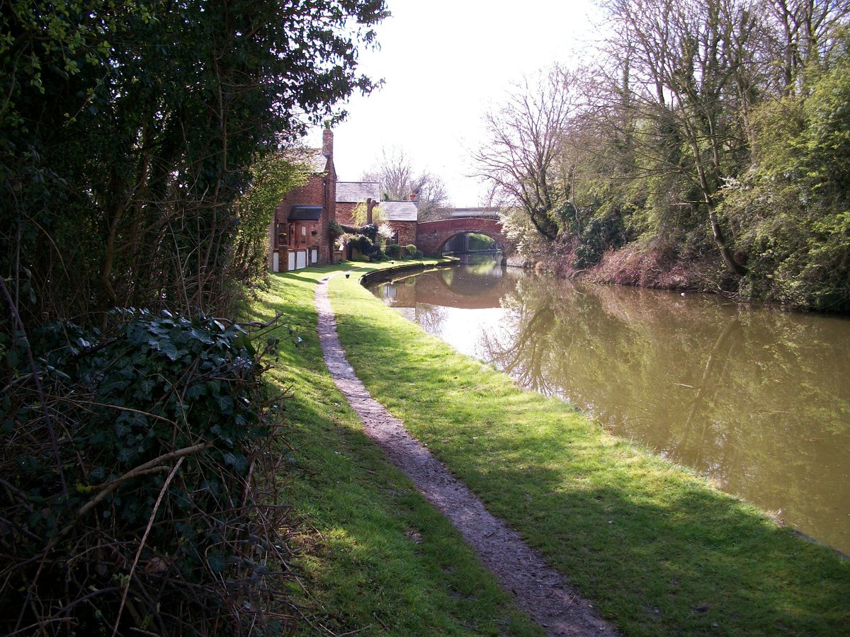 retired_tom's tweet image. My photos from #April 2012

@CanalRiverTrust #GrandUnionCanal #MiltonKeynes #MK #Bridge #Reflections 

#Canals &amp;amp; #Waterways can provide #Peace &amp;amp; #calm for your own #Wellbeing #Lifesbetterbywater #KeepCanalsAlive