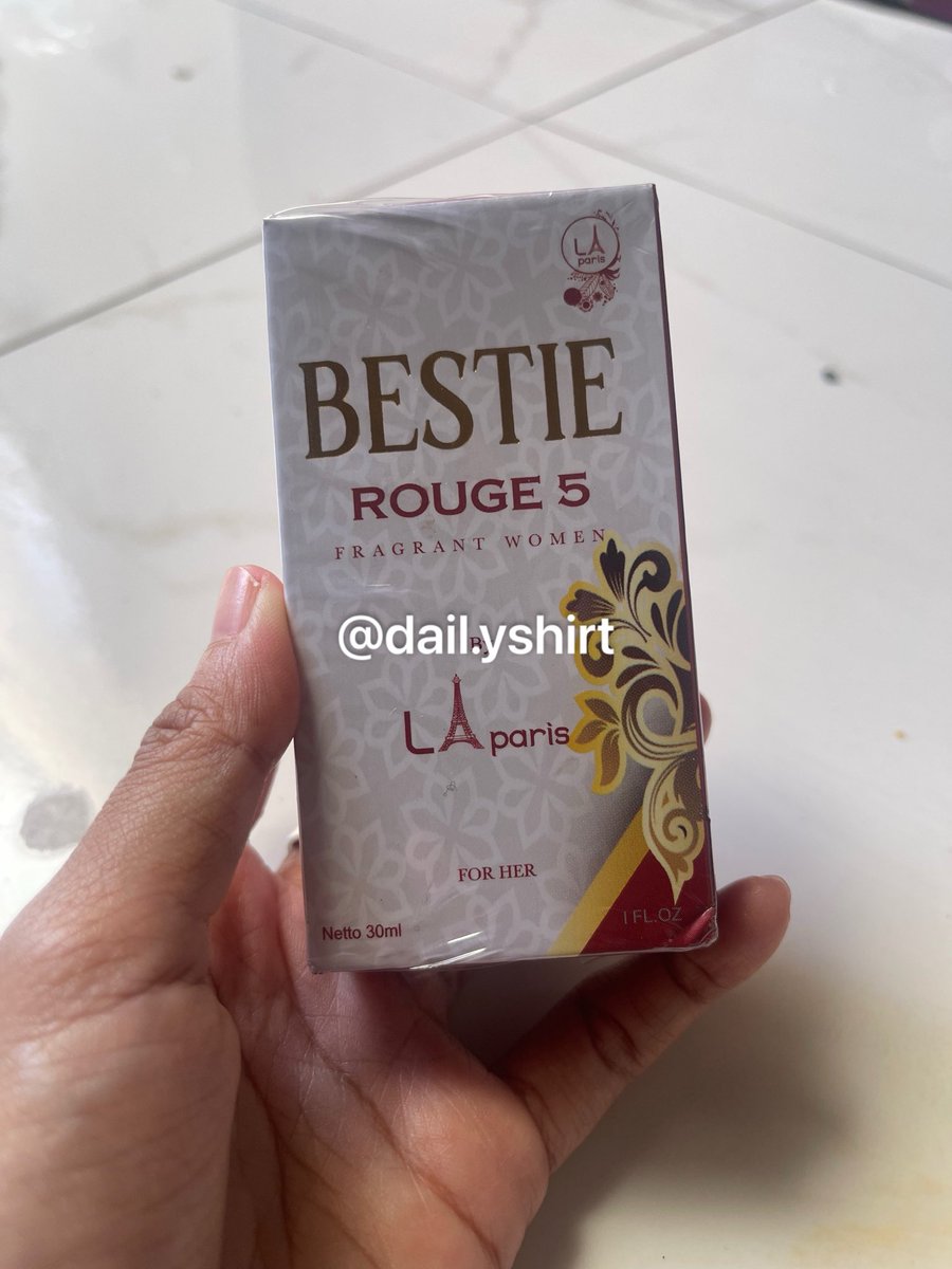Sherlinapm's tweet photo. GILA, INI SIH MIRIP BANGET!😱🙈
GA NYANGKA BANGET! ternyata artis-artis yang favorite kalian itu aslinya beli dupes di sini buat 'parfum harian' mereka. Wanginya 100% identical, ketahanannya gila, tapi harganya cuma seharga seblak.￼ https://t.co/fWoV0WNcGA
