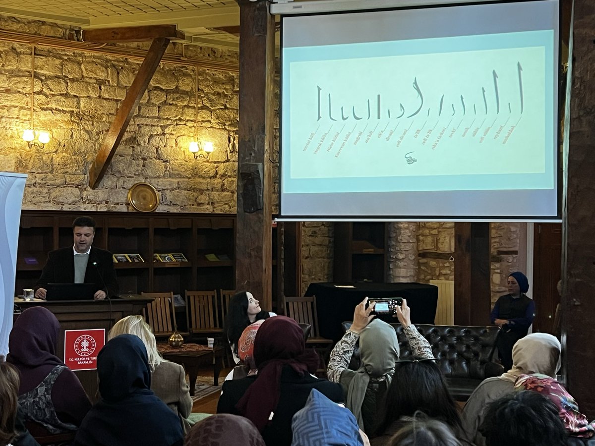 ahtemkutuphane's tweet photo. Doç.Dr.Tuğba Renkçi Taştan yönetiminde, Prof. Zeynep Sayın, Beral Madra, Prof. Ruhi Konak, Prof. Fatih Özkafa, Doç. Mustafa Uğur Karadeniz’in katılımıyla “Türk İslam Sanatlarında Estetik Kaygı ve Özgünlük: İslam Estetik Düşüncesi” programı gerçekleşti. https://t.co/gBl6v8IIDC