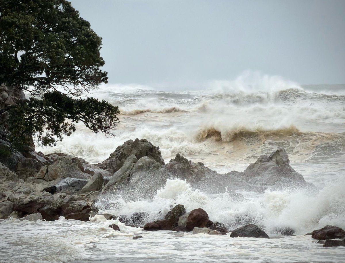Mt_Maunganui's tweet photo. 🚨 Cyclone Vaianu just made landfall in New Zealand.
Mount Maunganui’s beach is unrecognizable right now.
This is what nature looks like when it’s angry. 🌊💨
Stay safe out there NZ 🙏🇳🇿
#CycloneVaianu #NZWeather #MountMaunganui https://t.co/BDM5lfPnch