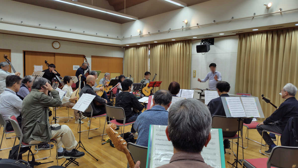 KMO_OBOG65th's tweet photo. 昨日、練習会でした😀
たくさんの方が参加してくださいました。人数が多いと音に厚みが出ますね🎵
気づけば演奏会３か月前‼引き続き頑張ります💪 https://t.co/8pLQFECjbJ