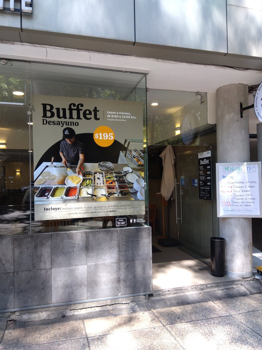 メキシコシティ散策してみました。次回は、AZULと言うカフェと食事は