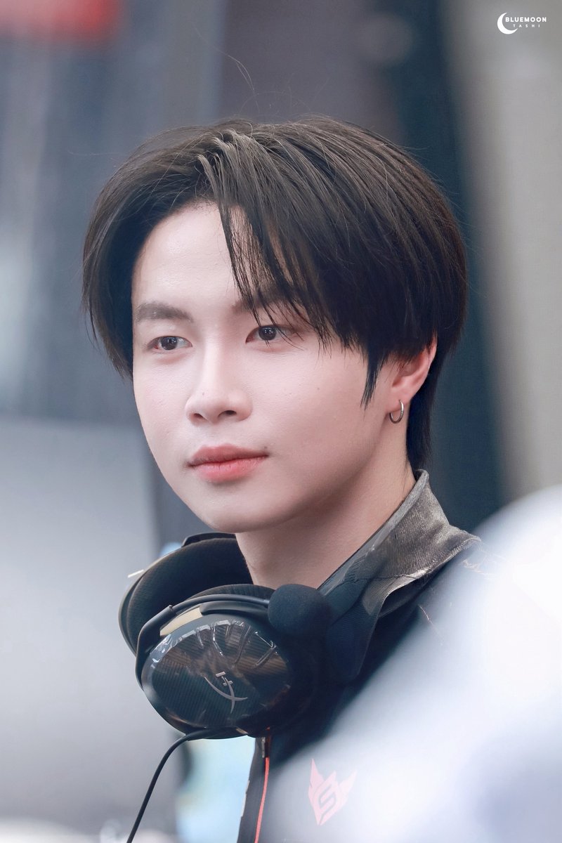 🌙ʙʟᴜᴇᴍᴏᴏɴෆ. ෆ⃛ || 🎸🌱🏒 tweet media