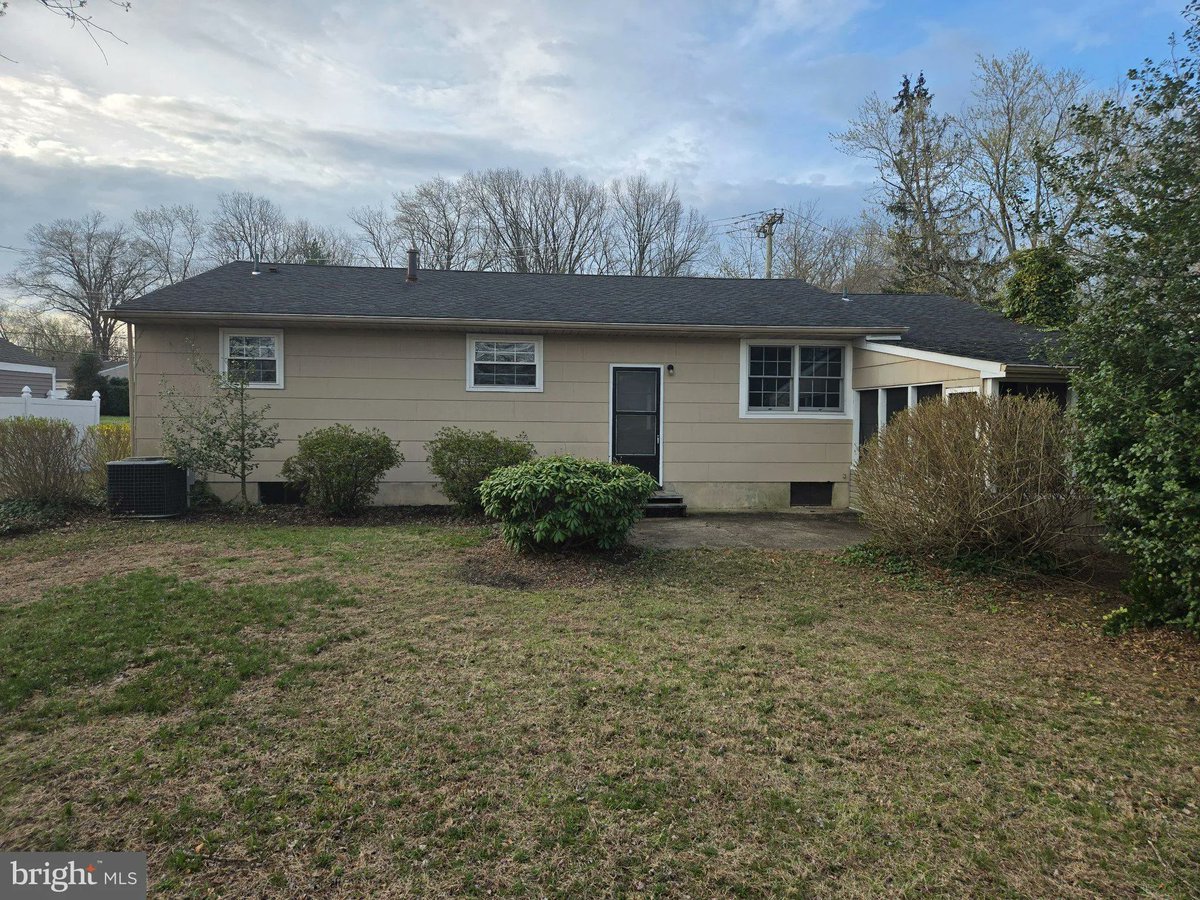 MikeSpinetta's tweet photo. 402 Georgetown Road, Blackwood, NJ, 08012
0 bed | 1638 Sq. Ft.
Active | 340000

Welcome to 402 Georgetown Rd This spacious ranch-style home offers a versatile layout with a converted garage providing a private 4th bedroom and additional full bath - ideal for guests, extended... https://t.co/OFXCFUdLCu