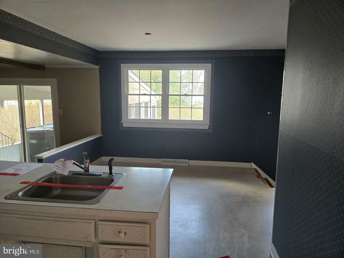 MikeSpinetta's tweet photo. 402 Georgetown Road, Blackwood, NJ, 08012
0 bed | 1638 Sq. Ft.
Active | 340000

Welcome to 402 Georgetown Rd This spacious ranch-style home offers a versatile layout with a converted garage providing a private 4th bedroom and additional full bath - ideal for guests, extended... https://t.co/OFXCFUdLCu