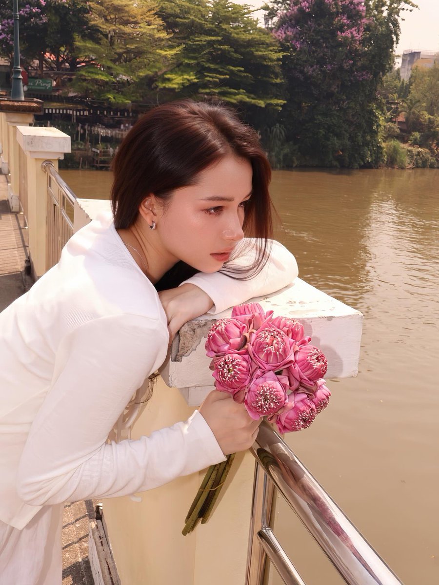 ozzzzzzzzz9's tweet photo. 젠깅이도 꽃과 함께 🪷
🥰🥰🥰
#zennapat https://t.co/tGjBNFNZjB