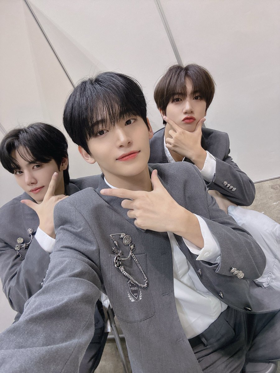 cxxzxe's tweet photo. @le1130_h2 바보즈 근본 아입미까 https://t.co/ERgxdtX2eP