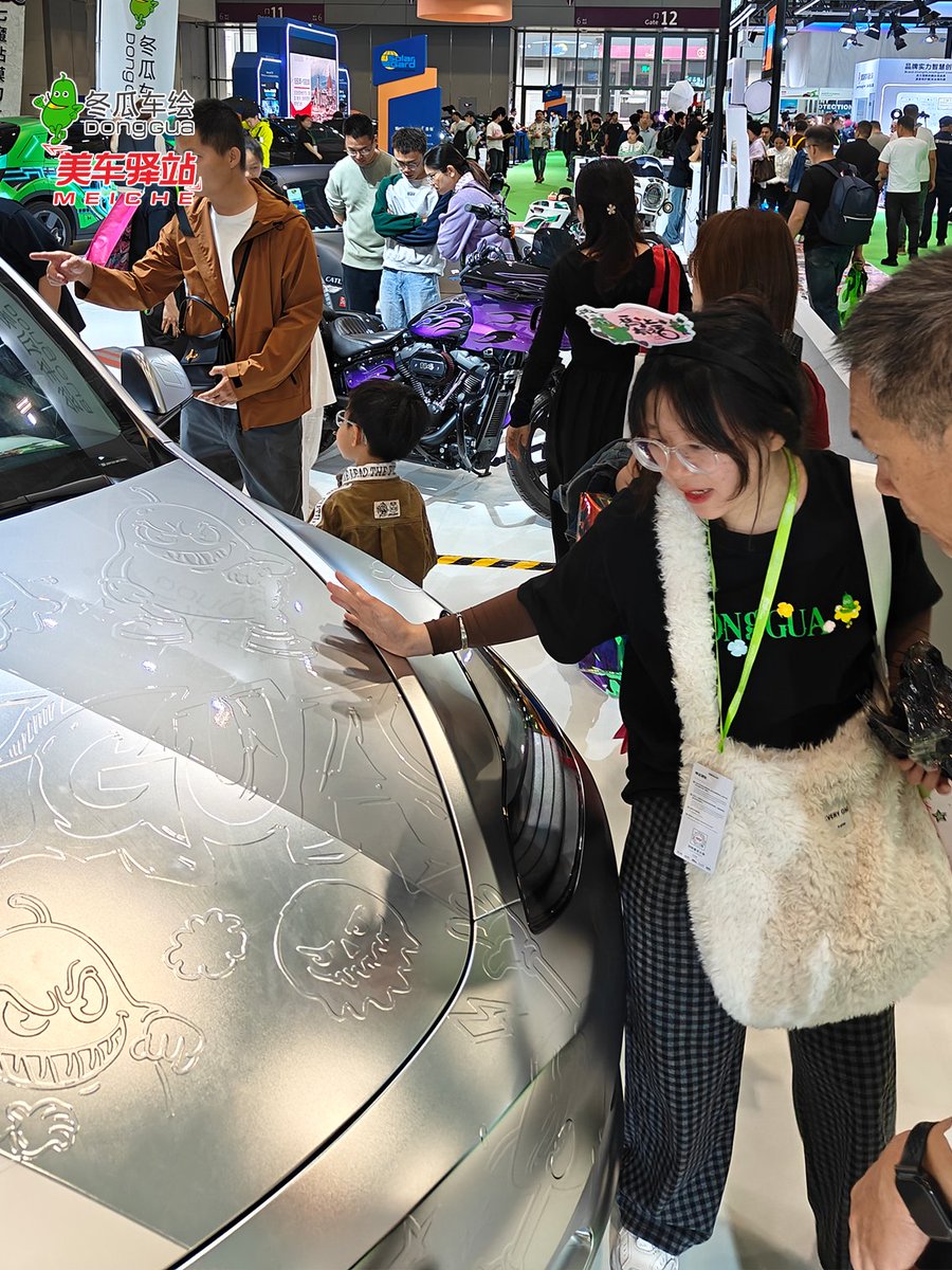 DONGGUAWrapArt's tweet photo. This Tesla Model Y isn’t glossy. It’s textured.
Alexander Silver embossed wrap.
3D preview before install.
Factory custom wraps.
Global shipping. US install available.
Would you try textured wraps?
#tesla #modely #carwrap #customcar #wrapdesign #usa https://t.co/J8b3UknPvW