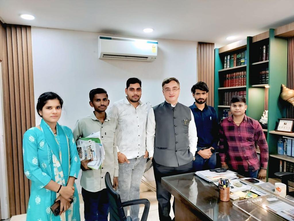 हम 9300 जन सेवा मित्रों की सहयोग के लिए माननीय <a href="/VTankha/">Vivek Tankha</a> ji आपका आभार एवं धन्यवाद,
हम सभी को पूर्ण रूप से आशा व विश्वास है कि आप हमारी मदद अवश्य करेंगे और रोजगार दिलाएंगे।।

 #जनसेवा_मित्रो_को_बहाल_करो 
<a href="/DrMohanYadav51/">Dr Mohan Yadav</a> 
<a href="/ChouhanShivraj/">Shivraj Singh Chouhan</a>
<a href="/Amit_SharmaINC/">Amit Sharma INC</a> 
<a href="/VijayRevnath/">Vijay Revnath Choure</a> 
<a href="/UmangSinghar/">Umang Singhar</a>