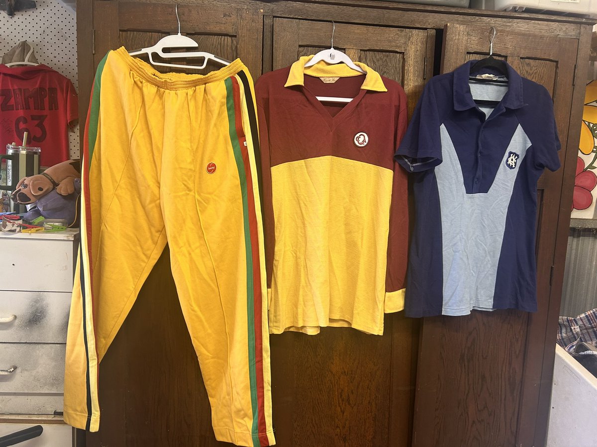 RedbackJim's tweet photo. Retro State cricket clothing
#SheffieldShieldSunday https://t.co/gNjCVcxqah