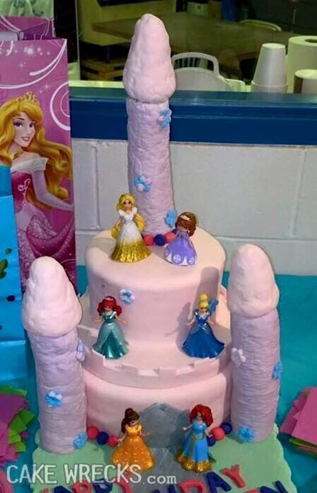 First attempt at a birthday cake 😀😀 turned out pretty good I think 😆😆😆😆
