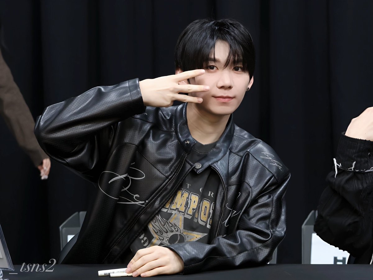 𝐜𝐡𝐚𝐭𝐨𝐧𝐚𝐢𝐦𝐞𝐞 tweet media