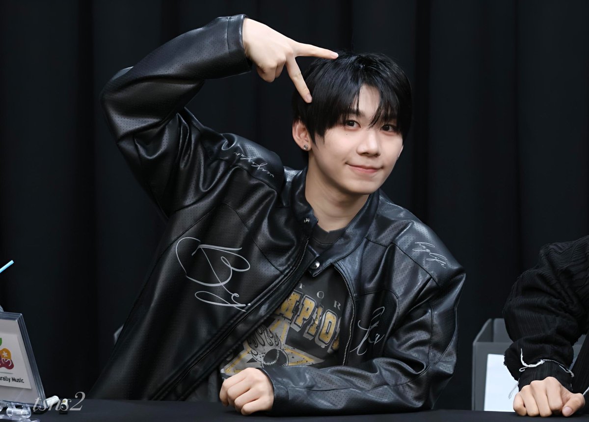 𝐜𝐡𝐚𝐭𝐨𝐧𝐚𝐢𝐦𝐞𝐞 tweet media