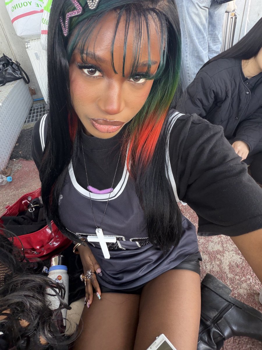 back of norias bob is seeing bts at goyang tweet media