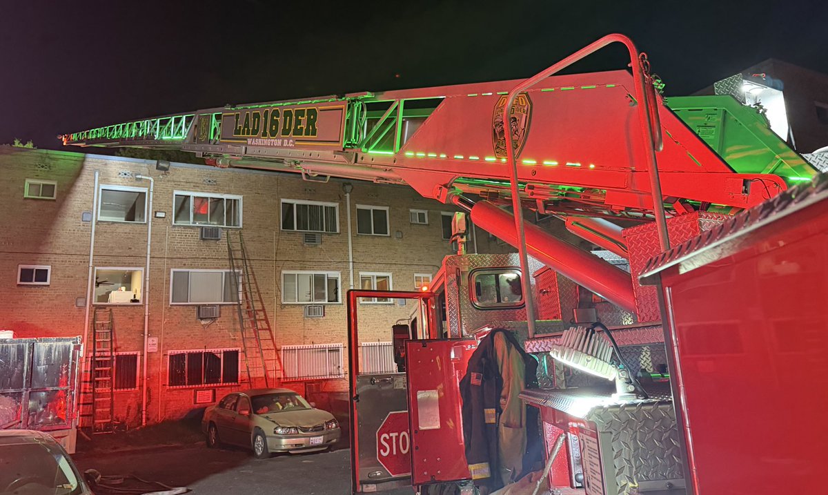 dcfireems's tweet photo. Final Update: Box Alarm - 3400 Block of Minnesota Avenue SE - 

One adult female rescued from adjacent apt/second floor via ground ladder and is uninjured. 

No displacements expected at this time. 

Cause and origin of fire under investigation. 

Units beginning to clear scene. https://t.co/w01F8fELGT