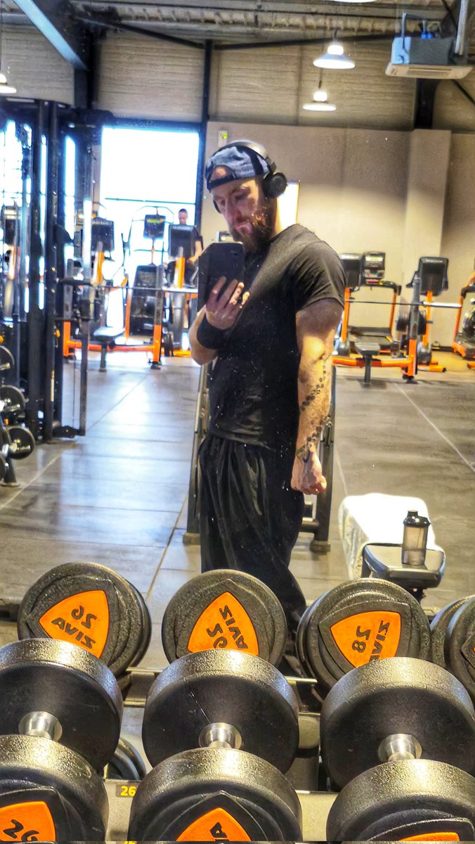 Roi Corbeau tweet media