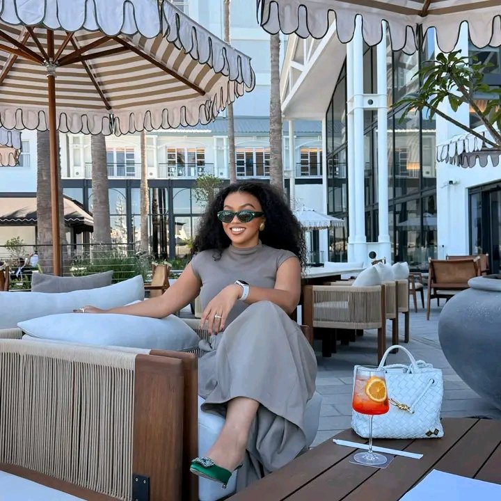 Sitting pretty 勇 https://t.co/wgqSZc4svi