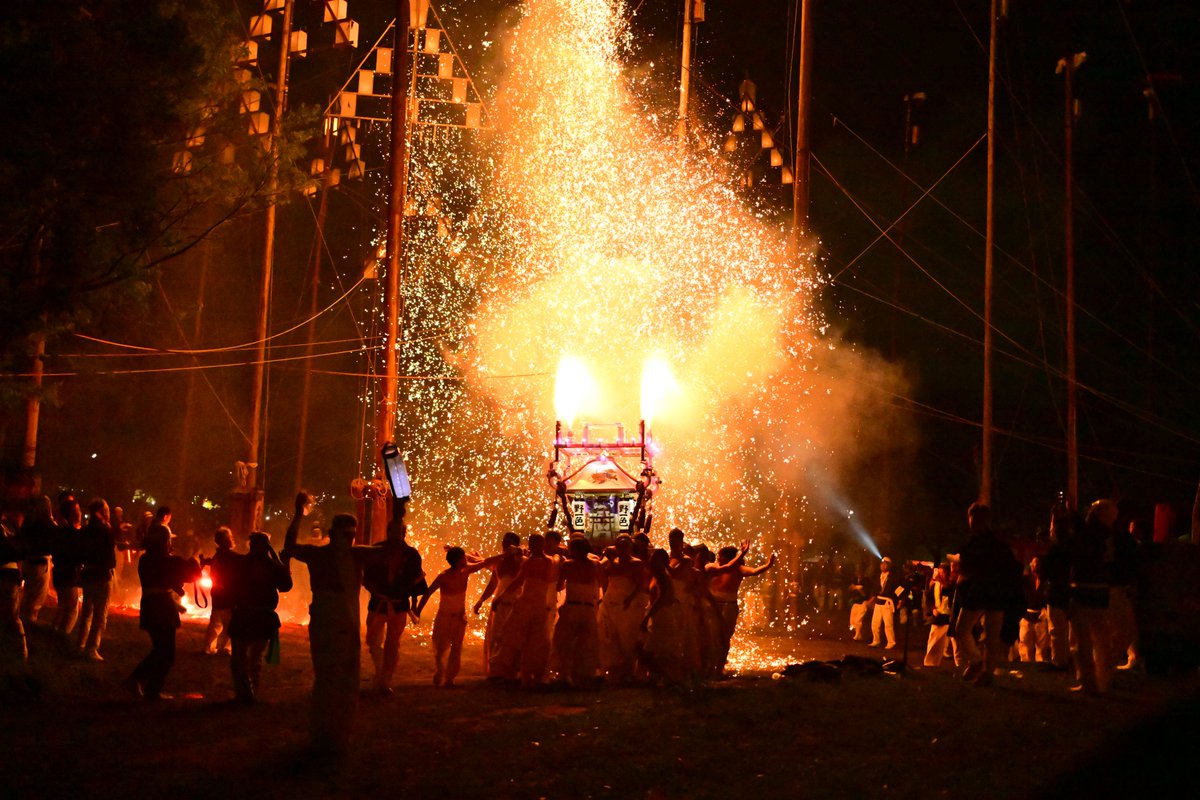 sitijou's tweet photo. #手力雄神社の火祭り の夜の部に #石川典行 さんが来ました。 https://t.co/PLjb27i3Oj