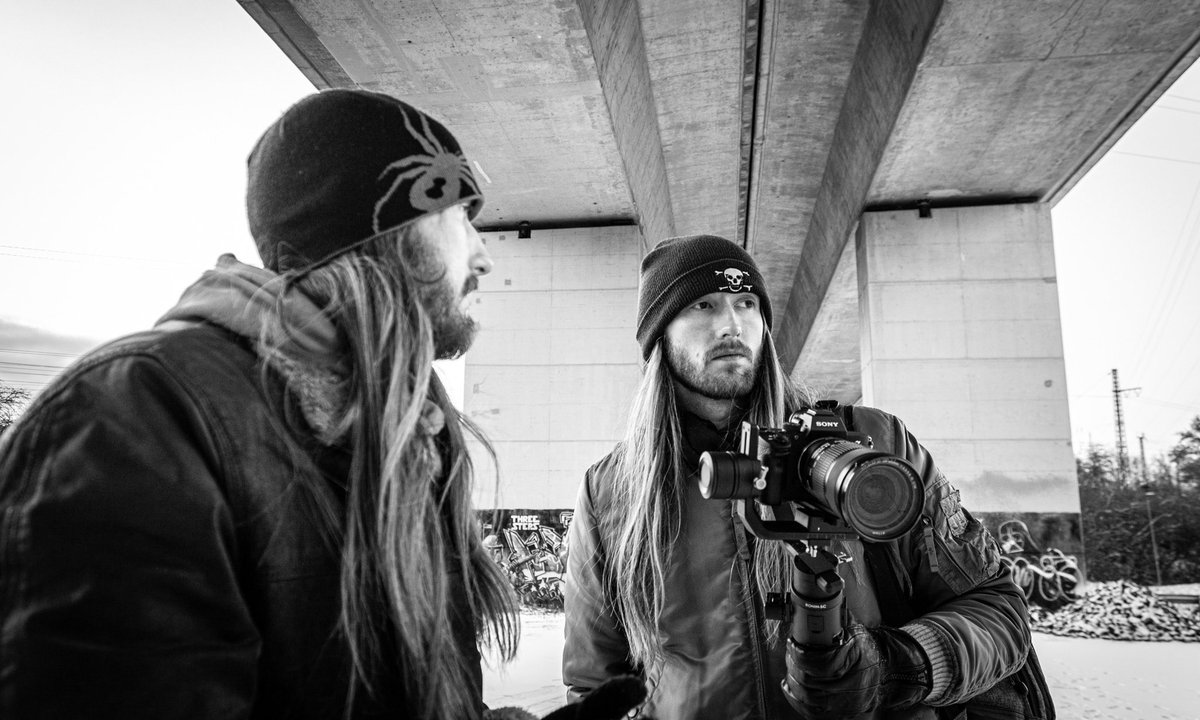 TakkeTwins's tweet image. Am Set 🎬🎥
.
#setlife #filmmaking #cameragear #blackandwhitephotography #takketwins