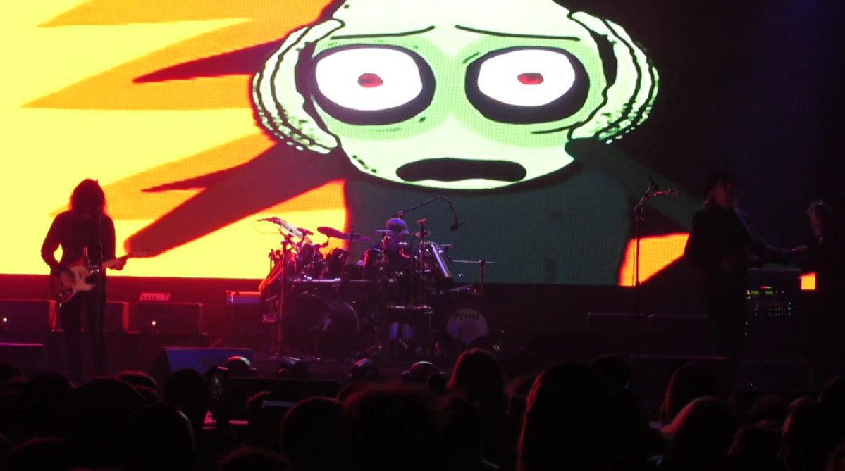 SurrealMediaFacts tweet media