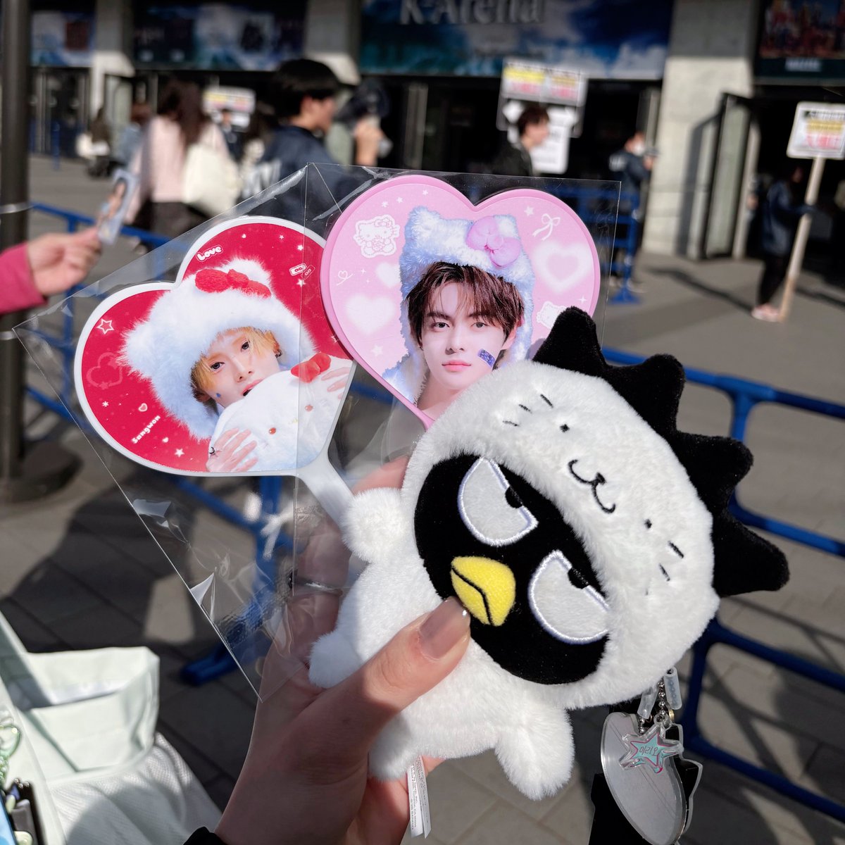 しいな tweet media