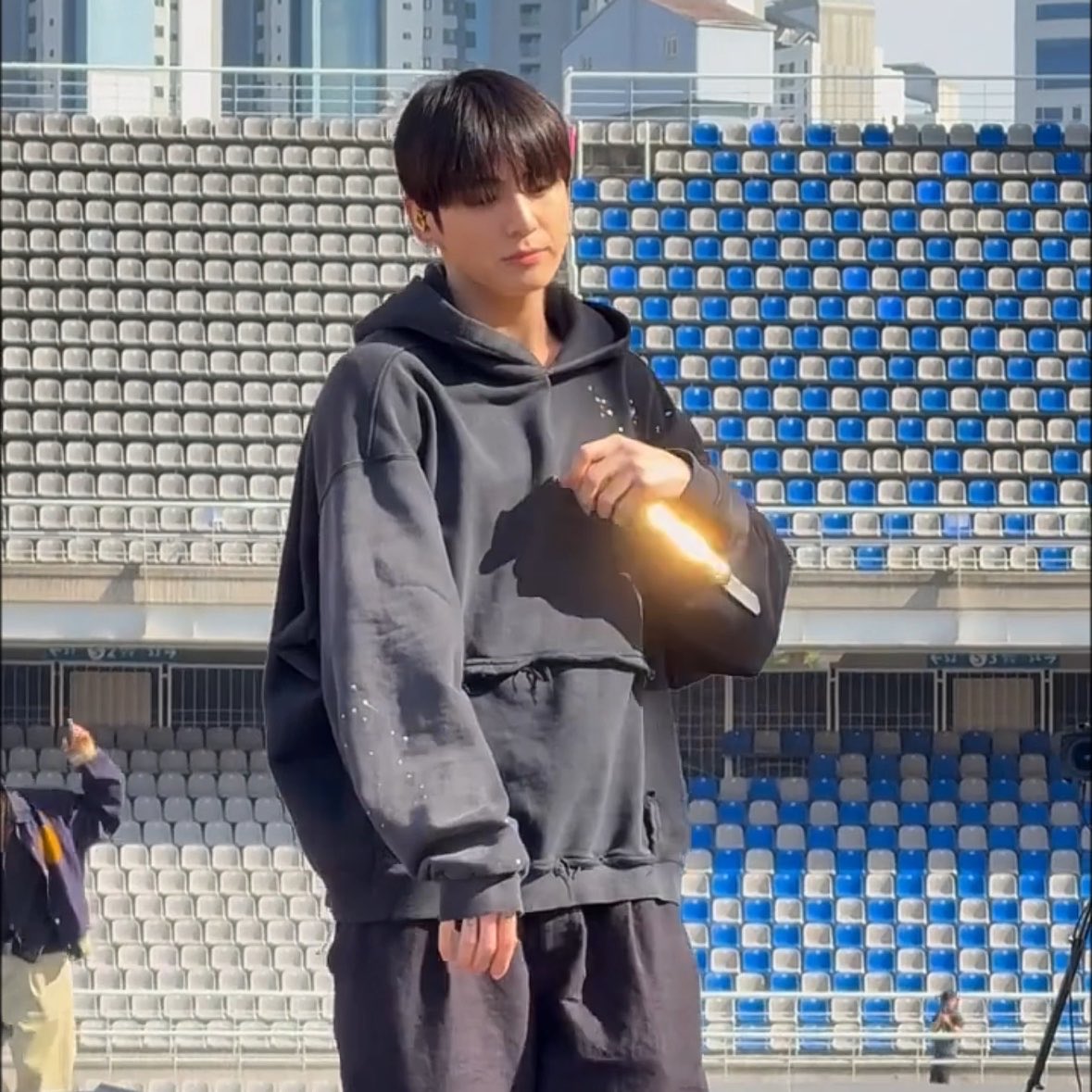 jungkook admirer tweet media