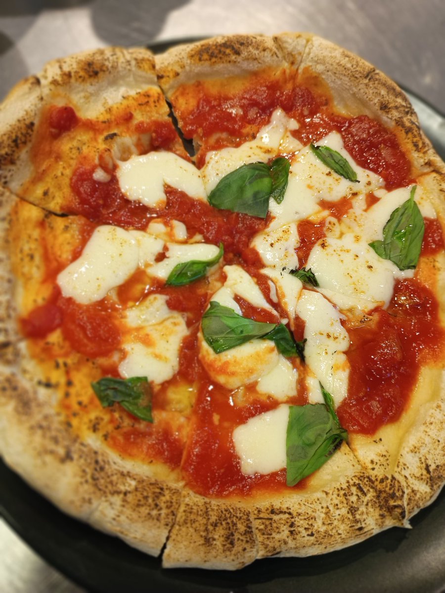 人気のマルゲリータ😆🍕
本日もご来店お待ちしております🥰
14:05より越谷アルファーズvs秋田ノーザンハピネッツ放映します♫🏀