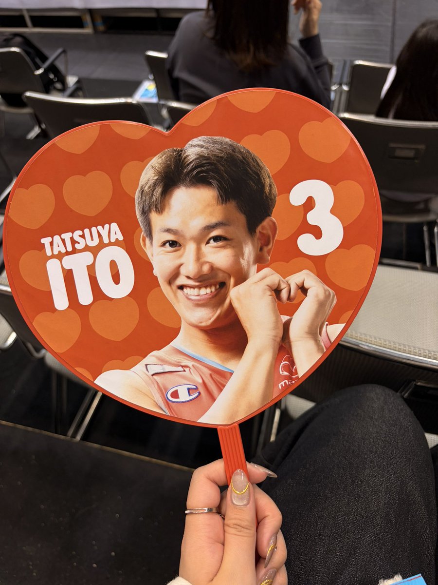 だん tweet media