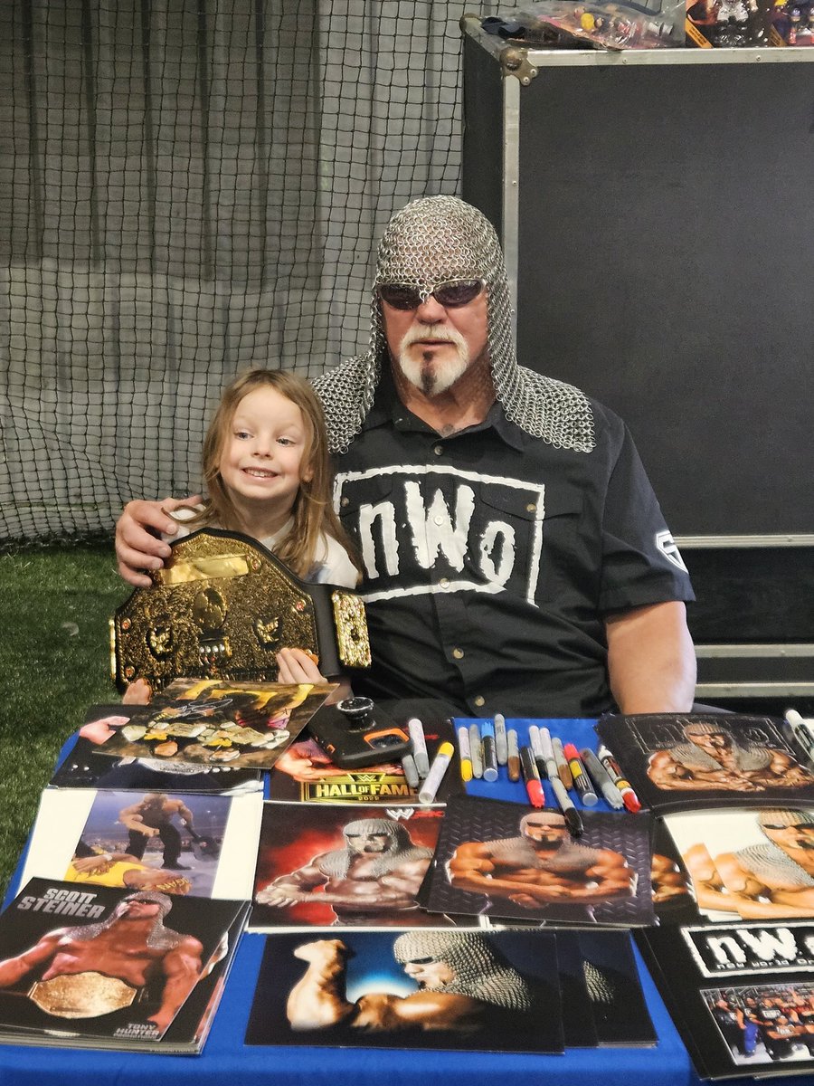 mjreed213's tweet photo. @ScottSteiner thank you so much for taking time with my daughter 
#wwe #nwo4life https://t.co/wmai9qkaaw