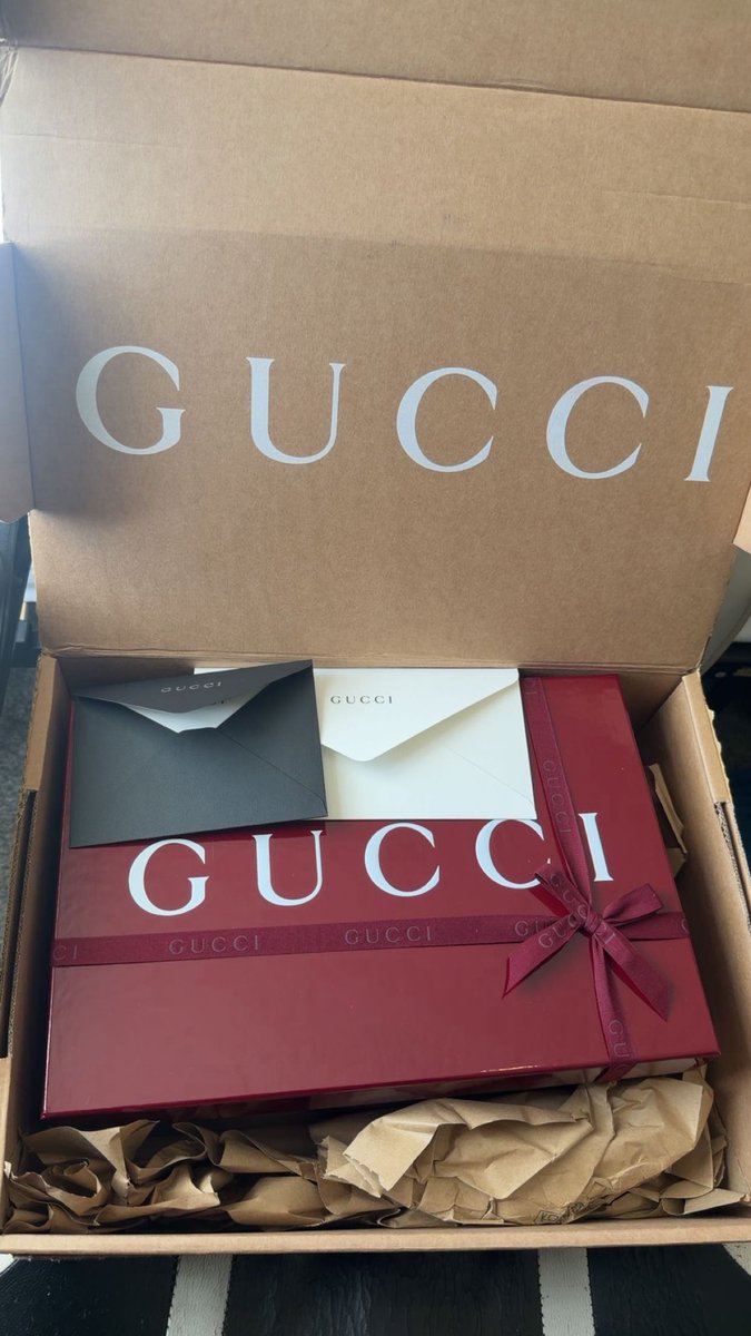 jakemclean1990's tweet photo. #gucci @gucci https://t.co/VqMYv0j2yW