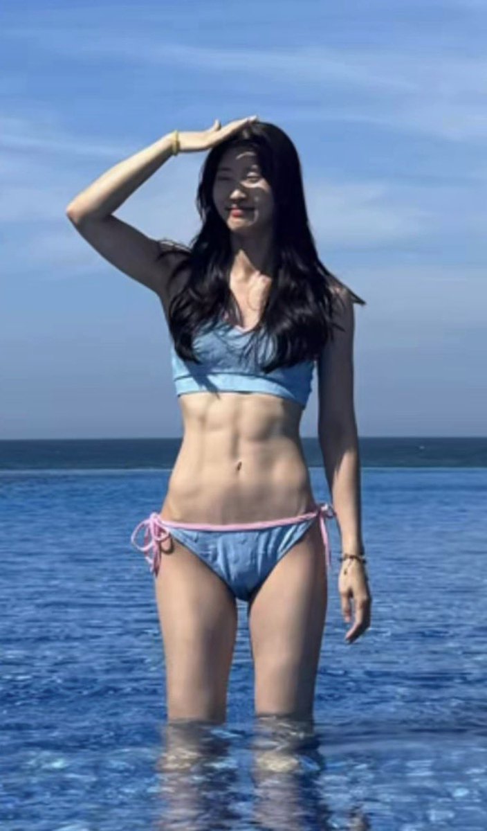 腹筋女子共有 tweet media