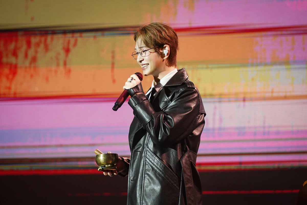 OneilyMusic's tweet photo. ONEW successfully wraps up his 2026 fan meeting ‘TOUGH LOVE’ in Seoul. https://t.co/wp1Tvy6ZdC