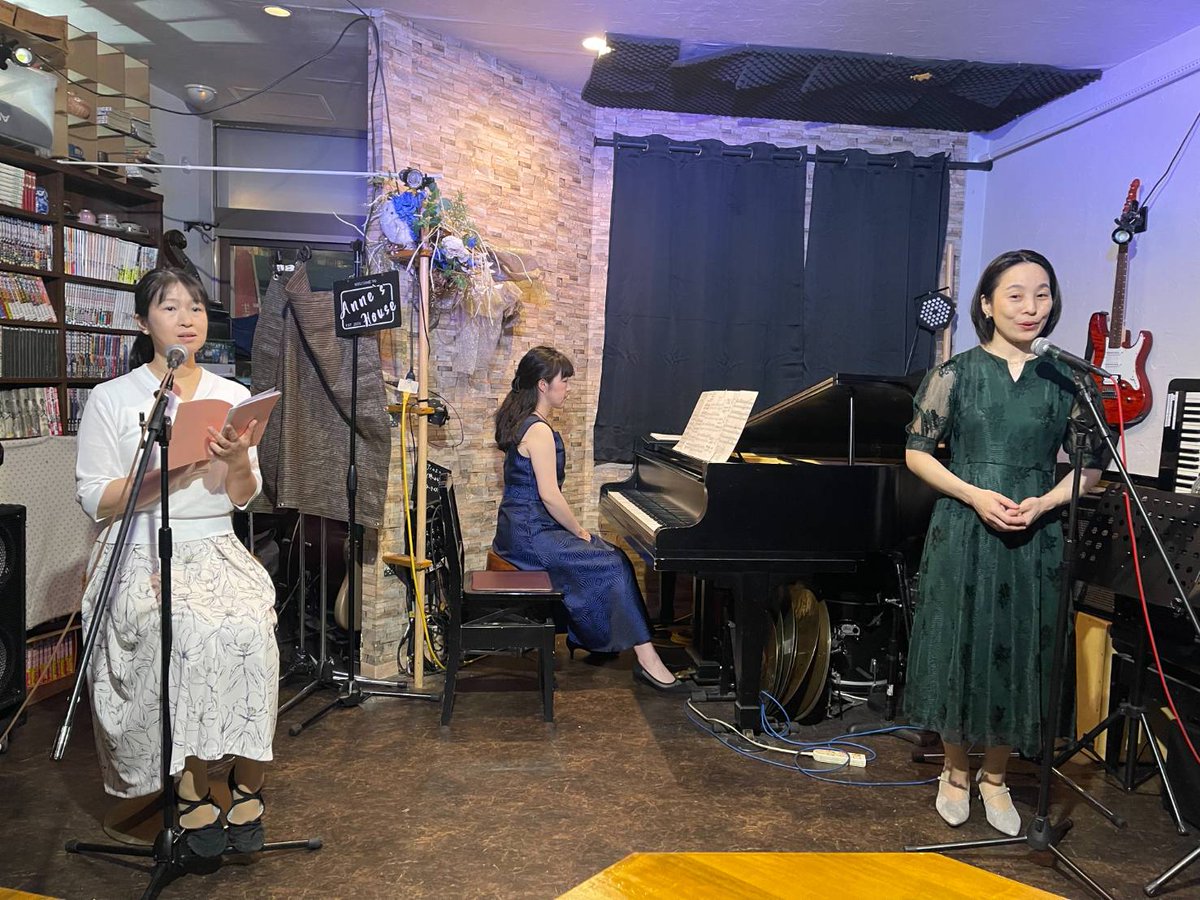 Huckleberry Books tweet media