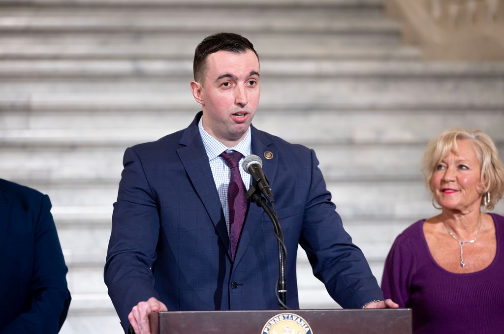 We love our pets dearly and they deserve to be treated with dignity, especially in death. I was proud to stand with colleagues and advocates in support of legislation to improve the pet cremation industry.

Learn more about #SB950 and #HB1750 at buff.ly/SyqA2D7.