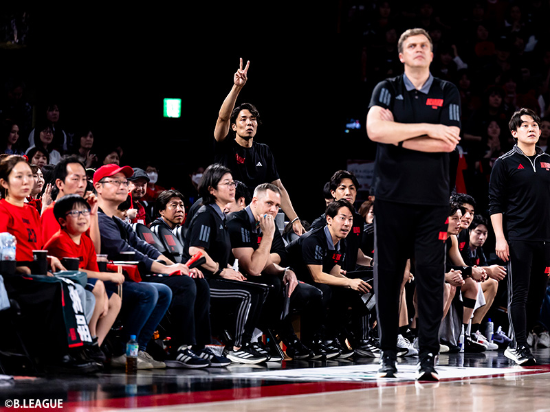 🏀滅私の仕事人🏀
A東京・菊地祥平が自ら語った引退理由と家族の言葉…チームを支え続けた41歳の“仕事人”
basketballking.jp/news/japan/202…
A東京の菊地祥平が報道陣の前で引退の理由や家族の反応を話してくれました。そしてロシター、小酒部がリスペクトを込めて菊地という存在について語りました📝