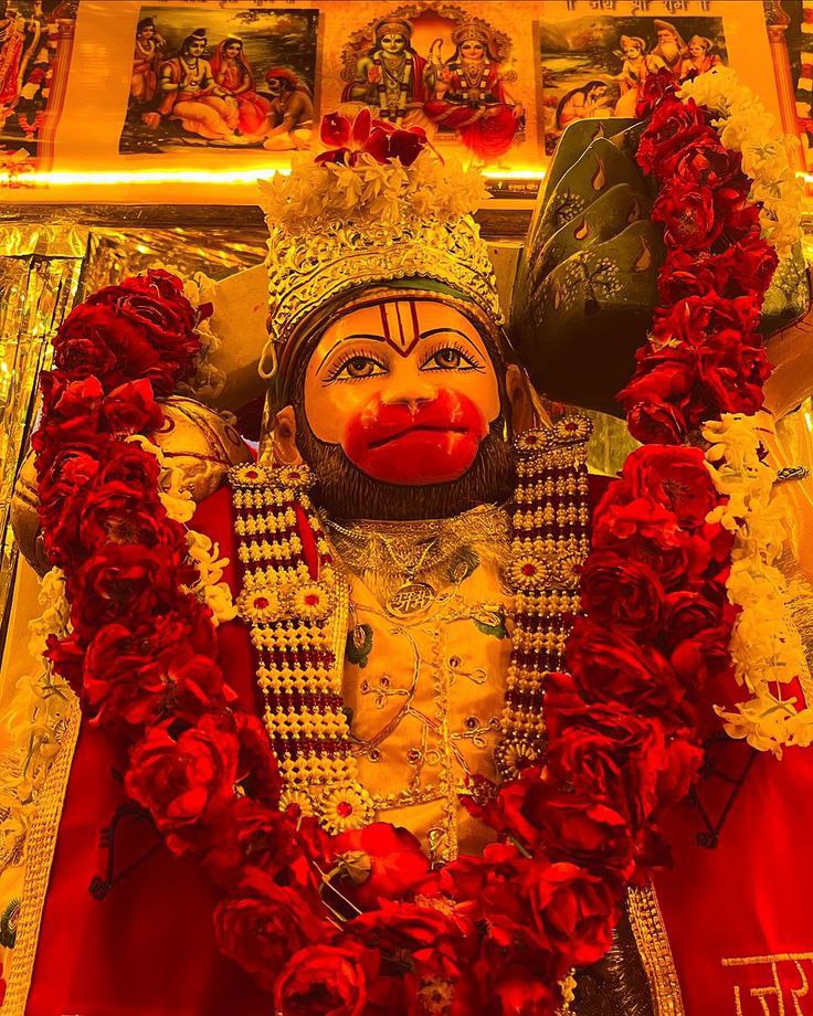 जय हनुमान ज्ञान गुण सागर,
जय कपीस तिहुँ लोक उजागर
राम दूत अतुलित बलधामा,
अंजनि पुत्र पवनसुत नामा 🚩

शुभ मंगलवार 🙏🛕🐚
जय श्री राम    🚩🚩
जय बजरंग बली 🚩📿🙏