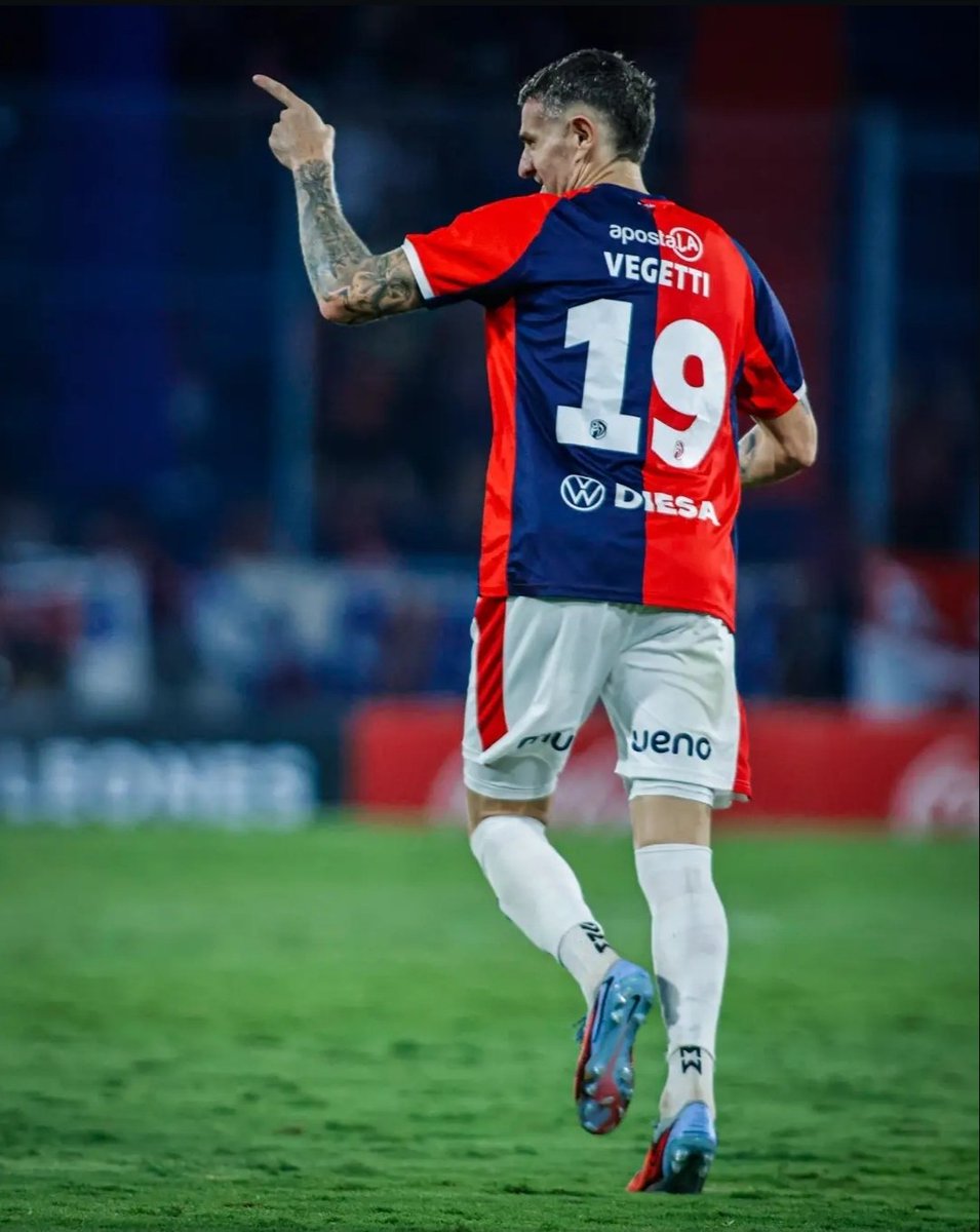 javi_porteño tweet media