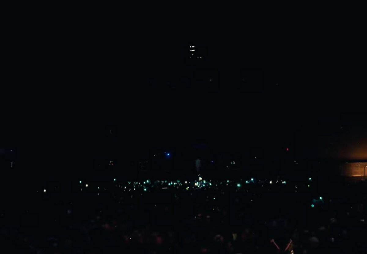 얘들아 내가 헛걸보나
저 앞에 1열들
태민 나온다고 코첼라 개돌한 샤월이야?