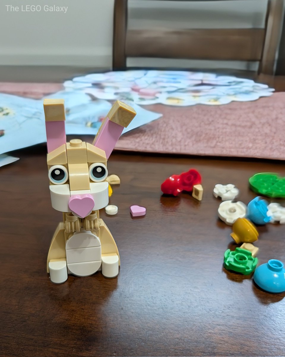 TheLEGOGalaxy's tweet image. (2 / 2) The build process for the Cute Easter Bunny (30716) polybag. This was definitely a fun and cute build for Easter.
#LEGO #AFOL #Toys #Easter #EasterBunny
