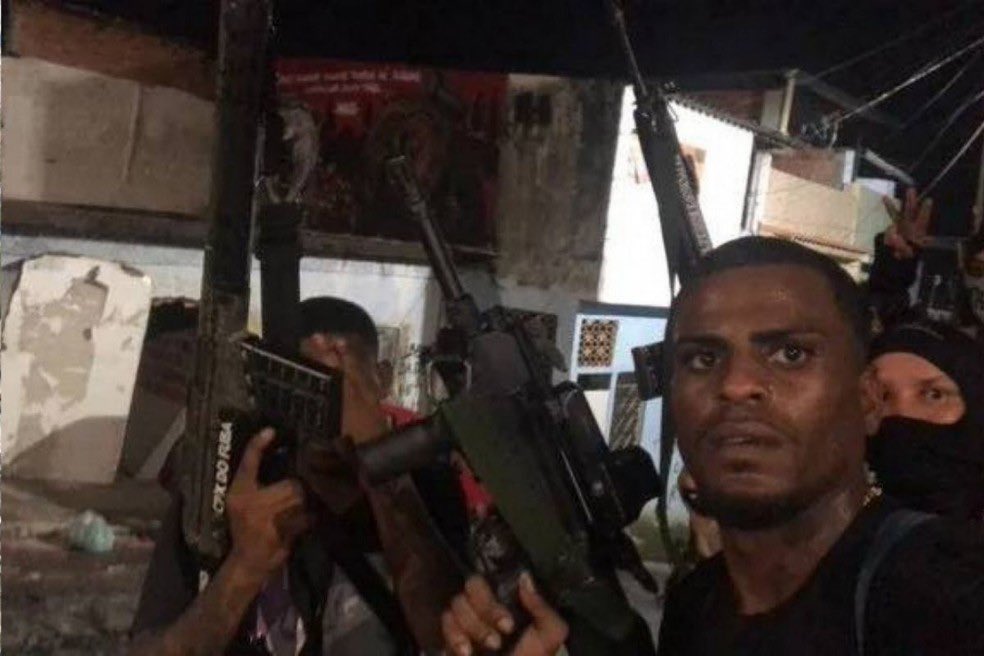 Zona De Conflito Rj tweet media