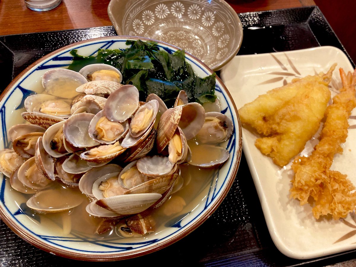 JDA0715's tweet photo. 丸亀製麺さんの山盛りあさりうどん
量と旨みの暴力でオーバーキルしてて最強です(語彙力) https://t.co/gyWFbLmeJ3