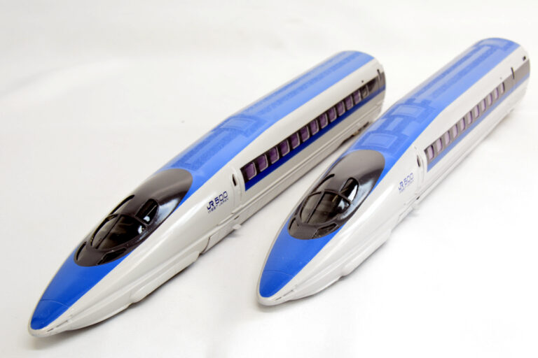 U-TRAINS SECOND tweet media