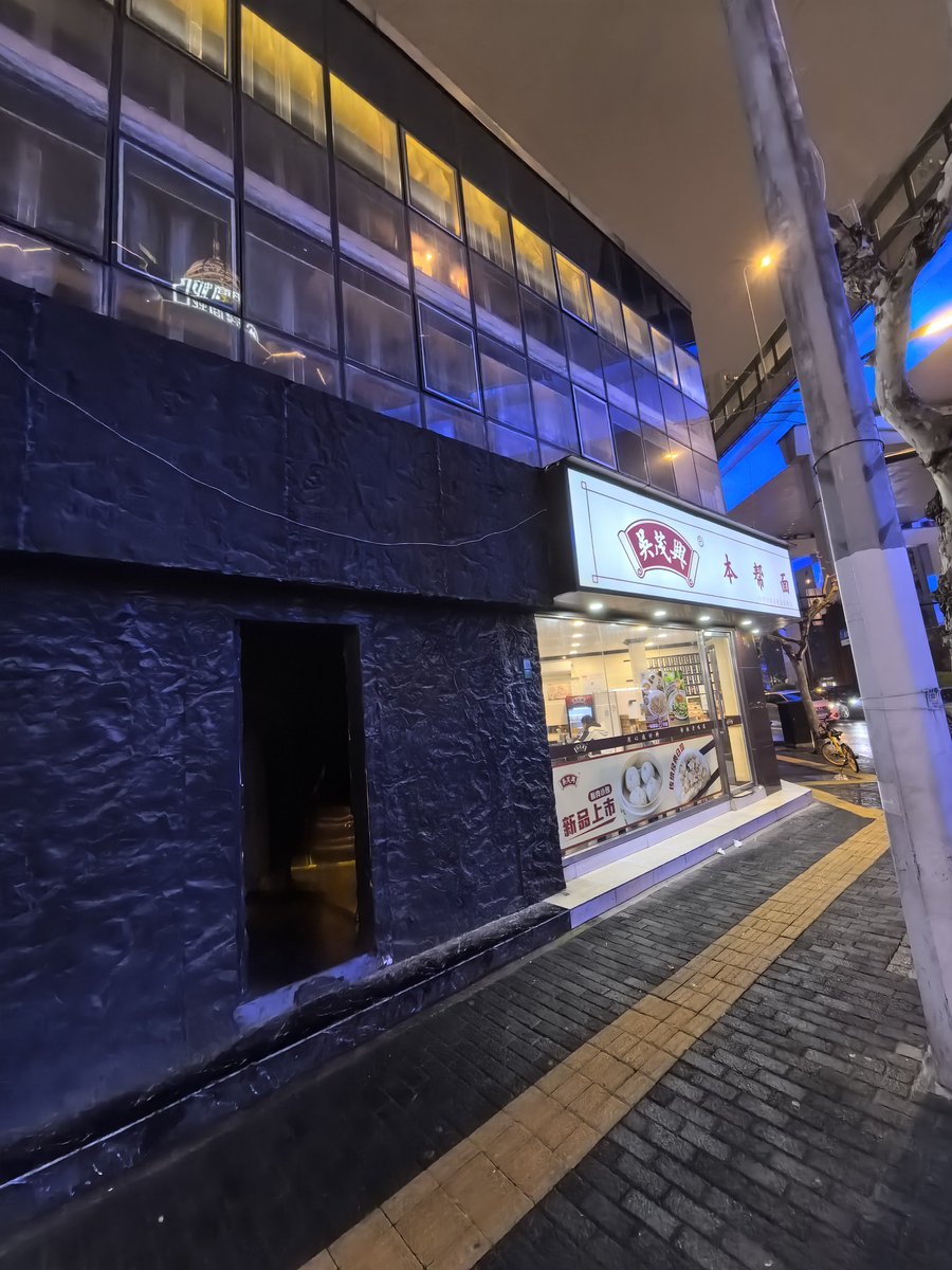 Skydiving tweet media