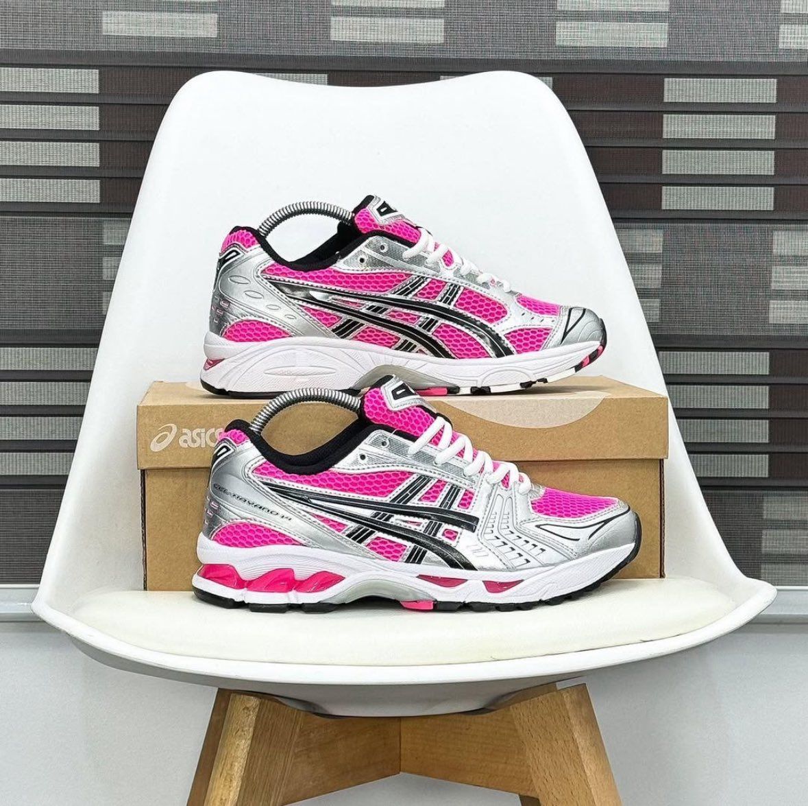 SneakerAlert tweet media