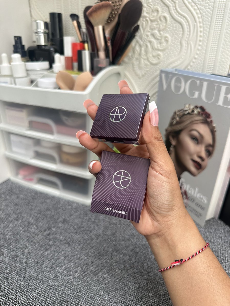 lin_di_bali's tweet image. Artisan Professionnel Couleur Optimiste Pro Warna Wajah
Powder Blush dengan pigmen yang intens

Aplikasikan pada area pipi secukupnya. 

link beli di shopee 👇
s.shopee.co.id/6VJrScZ0AD

link beli di tiktok 👇
vt.tokopedia.com/t/ZS9Lr5U84TjU…

#blushon #blush #contour #makeup