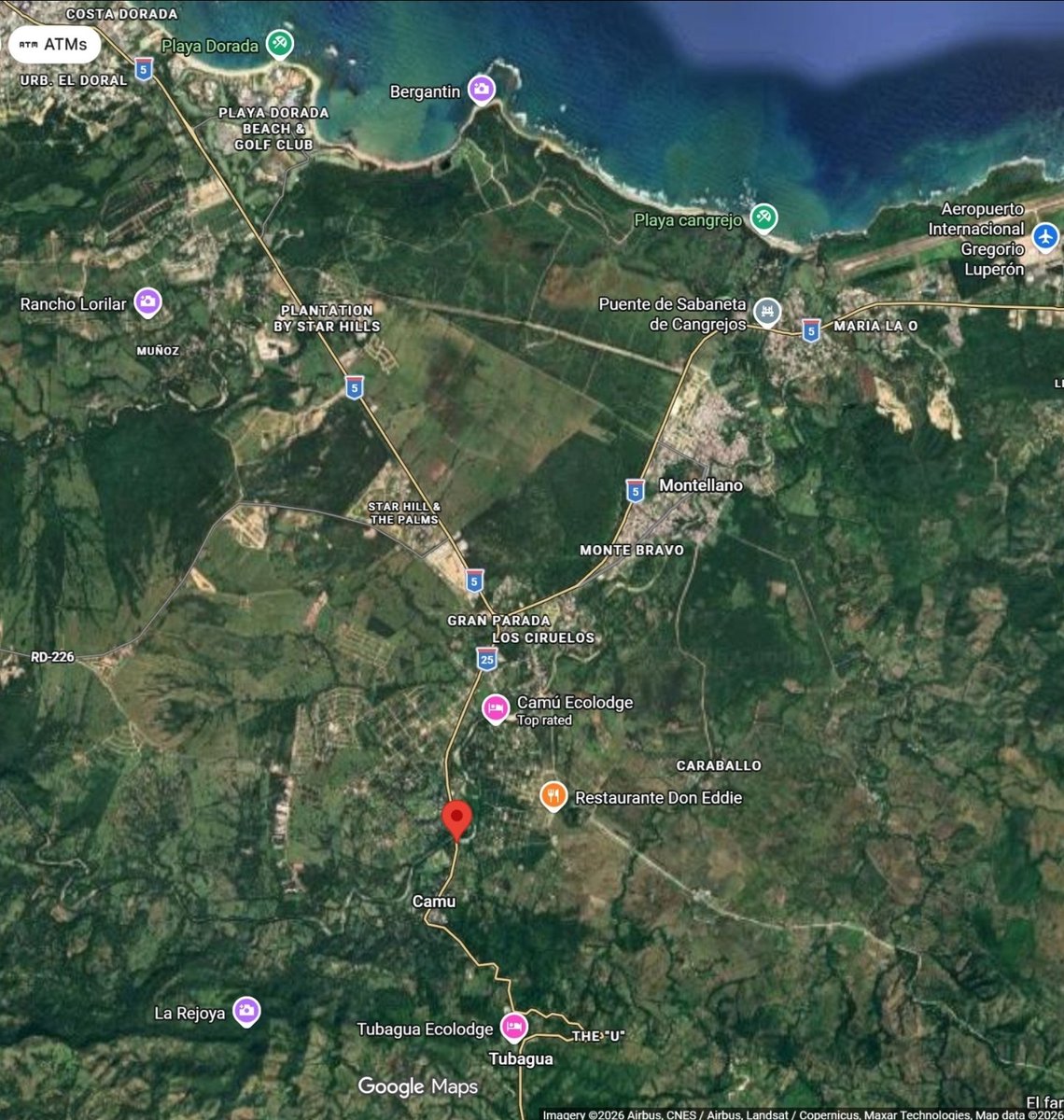 Advertencia para quienes transitan por la carretera turística Santiago-La Cumbre-Puerto Plata.
Hace unos momentos, la crecida del río Camú, al norte de la comunidad de Tubagua, hizo colapsar un segmento del tablero del viejo puente sobre el río.
Favor no transitar por esa ruta.