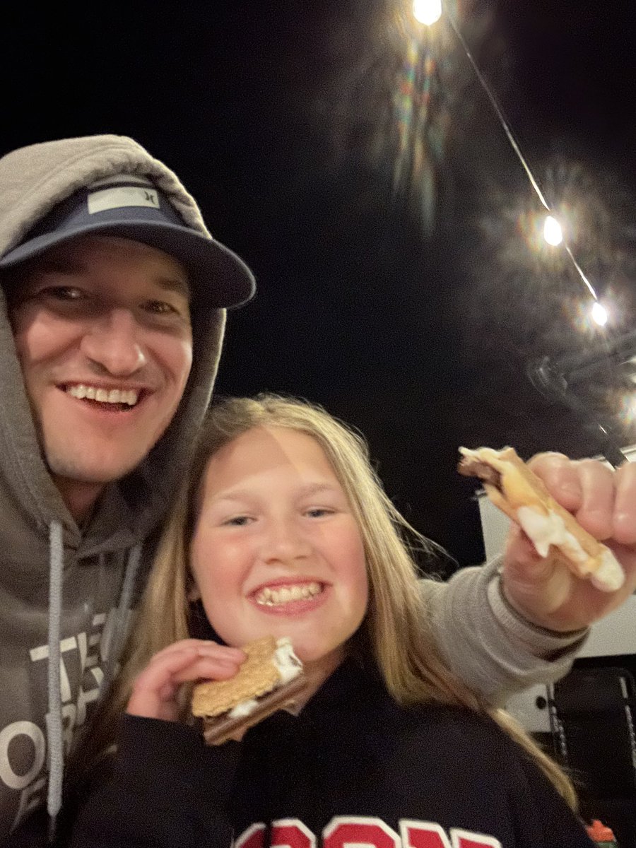 RyanKennedy_22's tweet image. First s'mores of the #camping season 😋