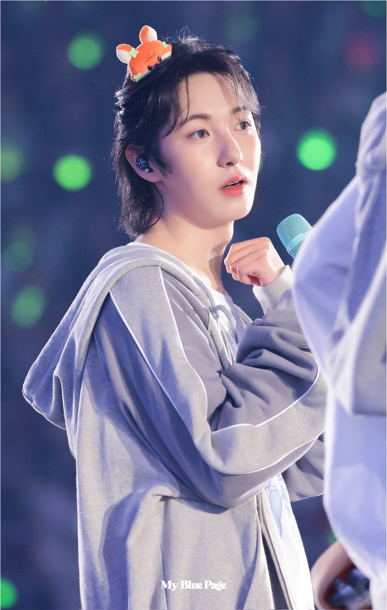 ᴍy ʙʟᴜᴇ ᴩᴀɢᴇ tweet media