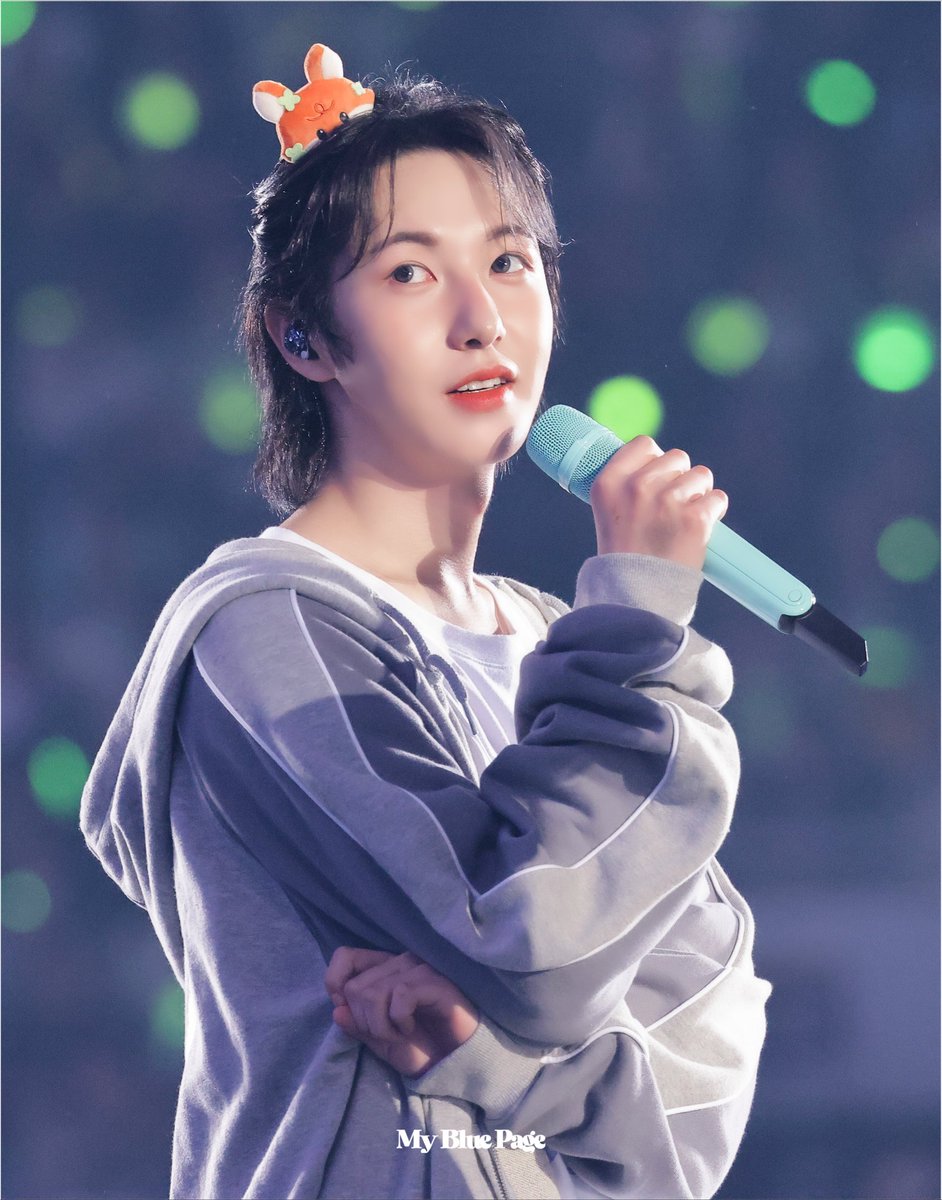 ᴍy ʙʟᴜᴇ ᴩᴀɢᴇ tweet media